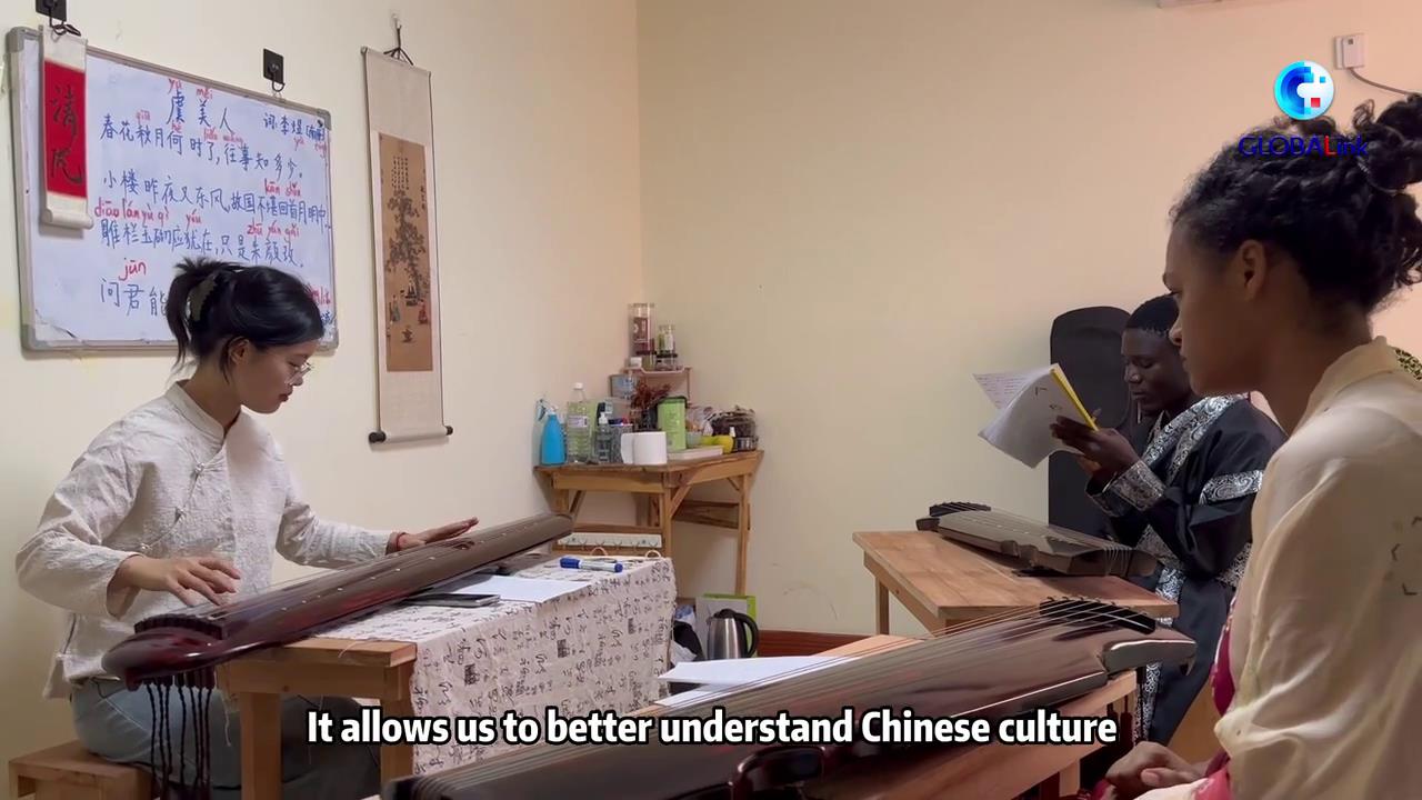 GLOBALink _ Togolese students experience charm of China's guqin culture[00-00-51][20240407-153817923].jpg